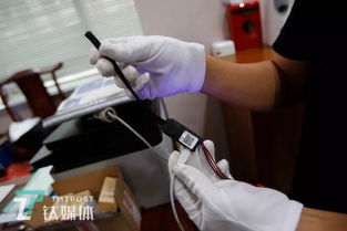 暗战中的眼睛 一位“反偷窥猎人”如何揪出藏匿的针孔相机与窃听器